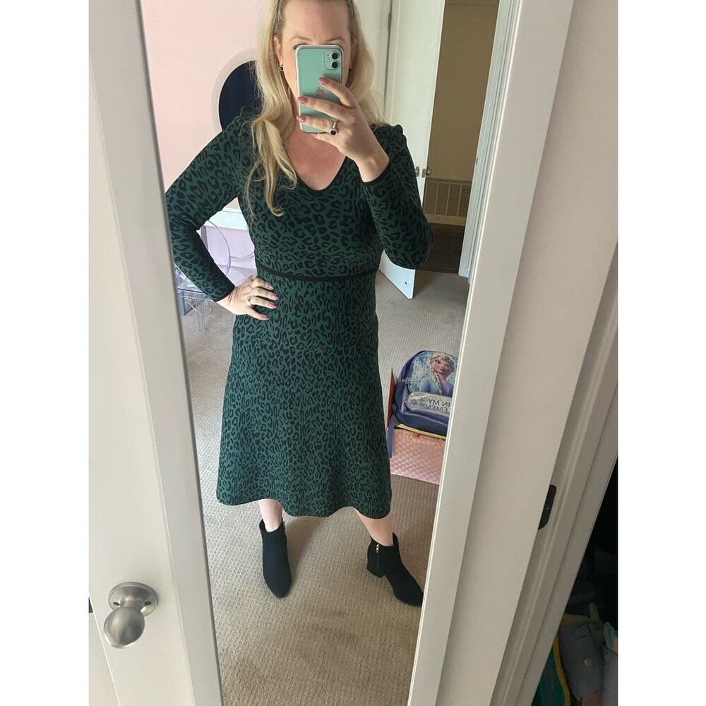 GREAT JONES Forest Green Leopard Jacquard Knit V-Neckline Hourglass Dress sz XS